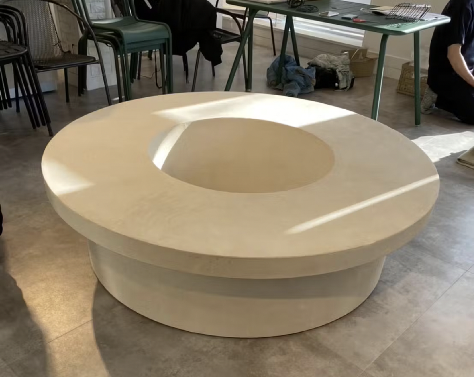 モールテックスを使ってラウンドテーブルを変身させよう