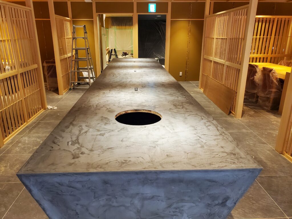 什器にモールテックスで重厚感をプラス！　佐藤塗装工業様施工事例