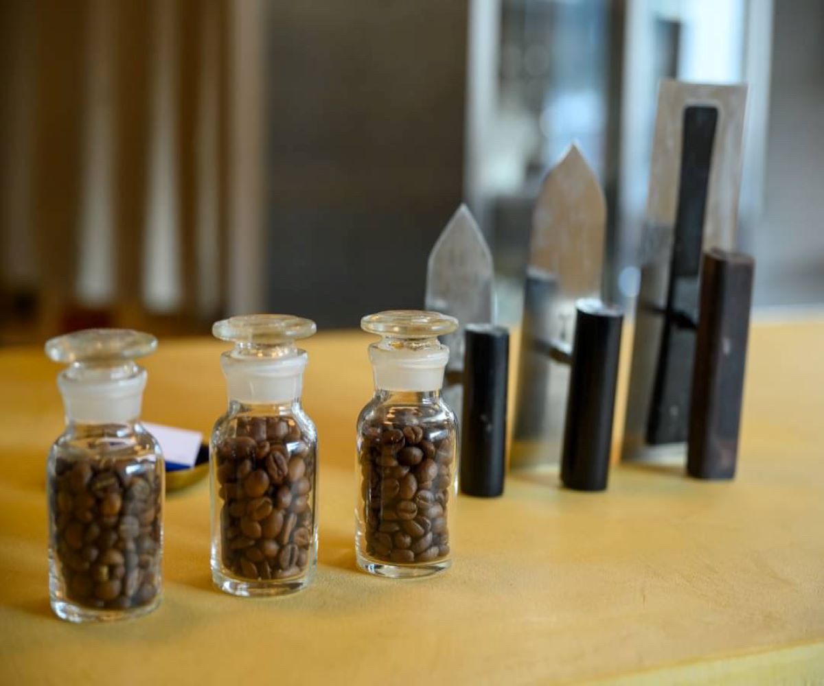 コーヒーショップのカウンターにもモールテックス！