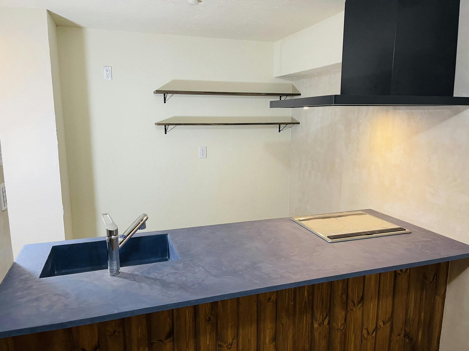 ブルーグレー色のモールテックスでおしゃれに彩る！　コノミハウス様オリジナルカラー施工事例｜case124