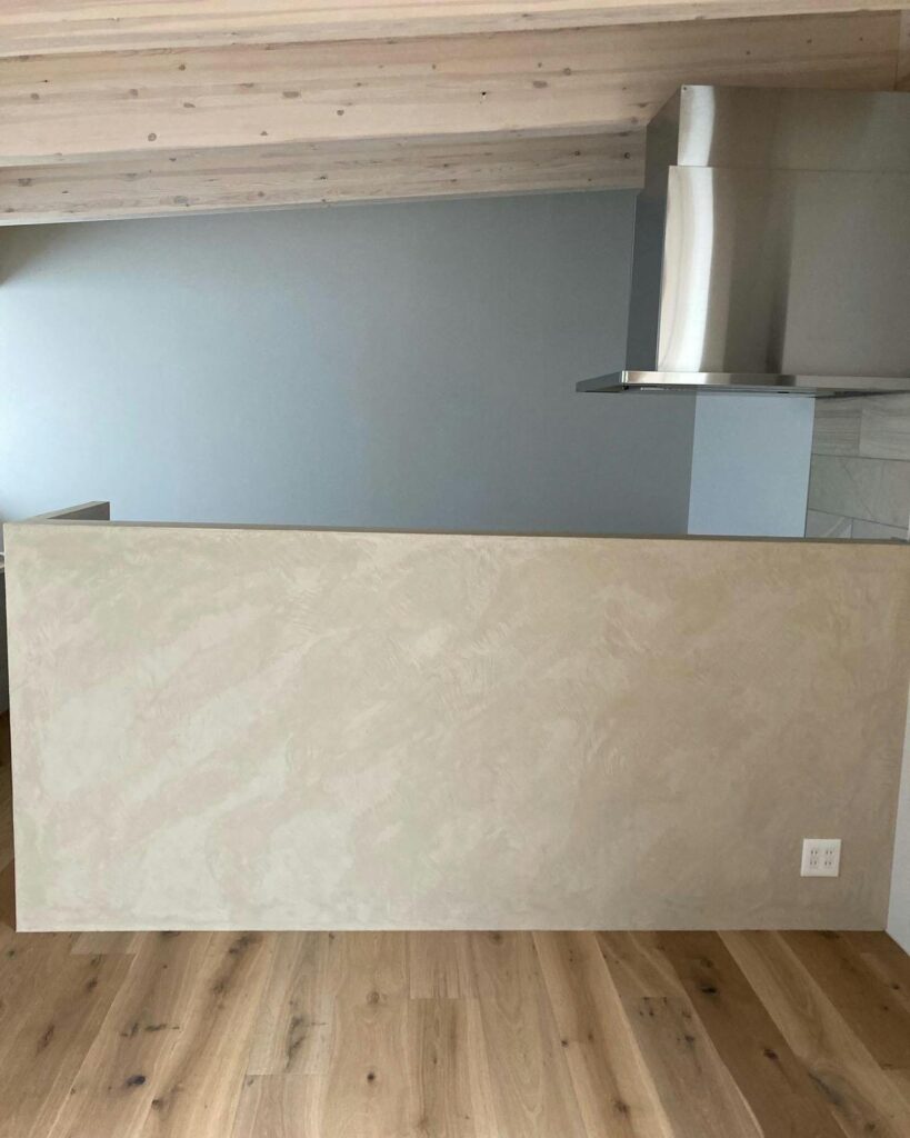 モールテックスでキッチン周りの温かみと重厚感をプラス！　森田工業様施工事例｜case129