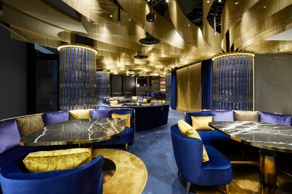 煌びやかなレストランバーにモールテックス！　reterace.様施工事例