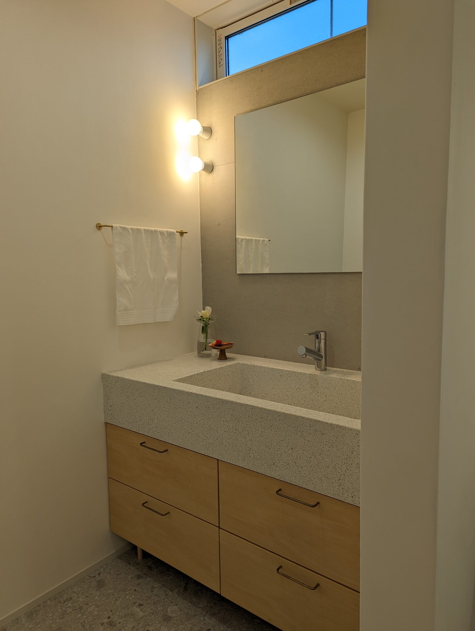 モデルハウスにビールストーン！　左官工芸様施工事例