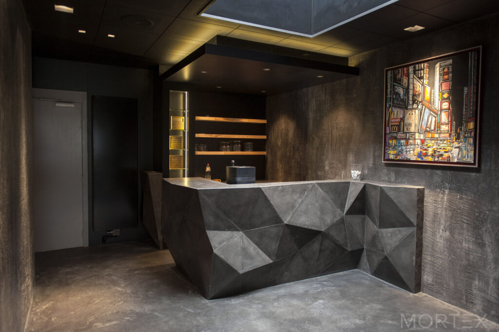 モールテックスでモルタル色のバーカウンター