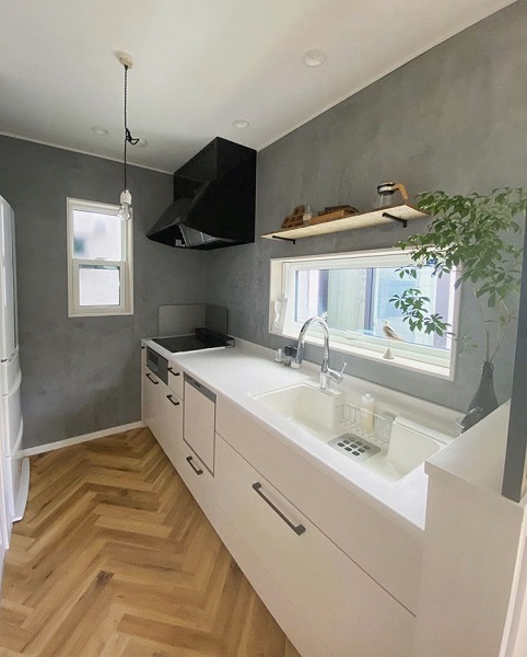 モールテックスでモノトーンを演出したキッチン　2020/02　エフォット様