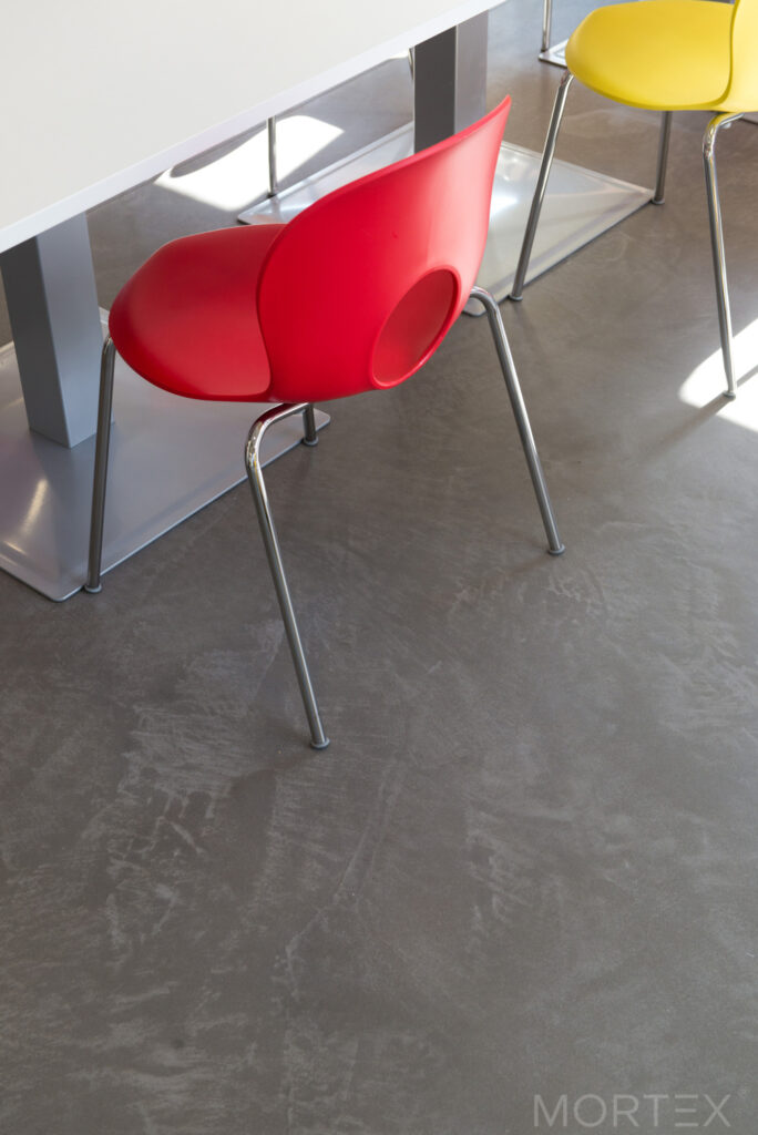 モールテックスで床を仕上げる　カタログより　ベルギー