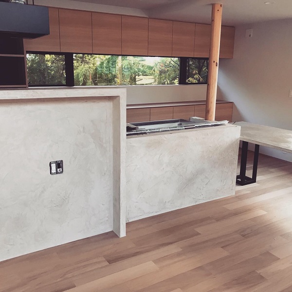 ホワイト系のモールテックスで洋風な雰囲気に　2020/01　森田工業様