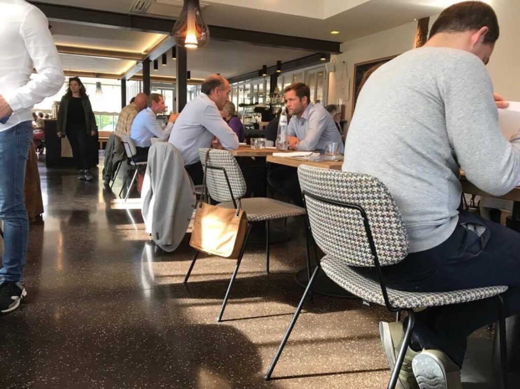 ビールストーンで仕上げたフロアー