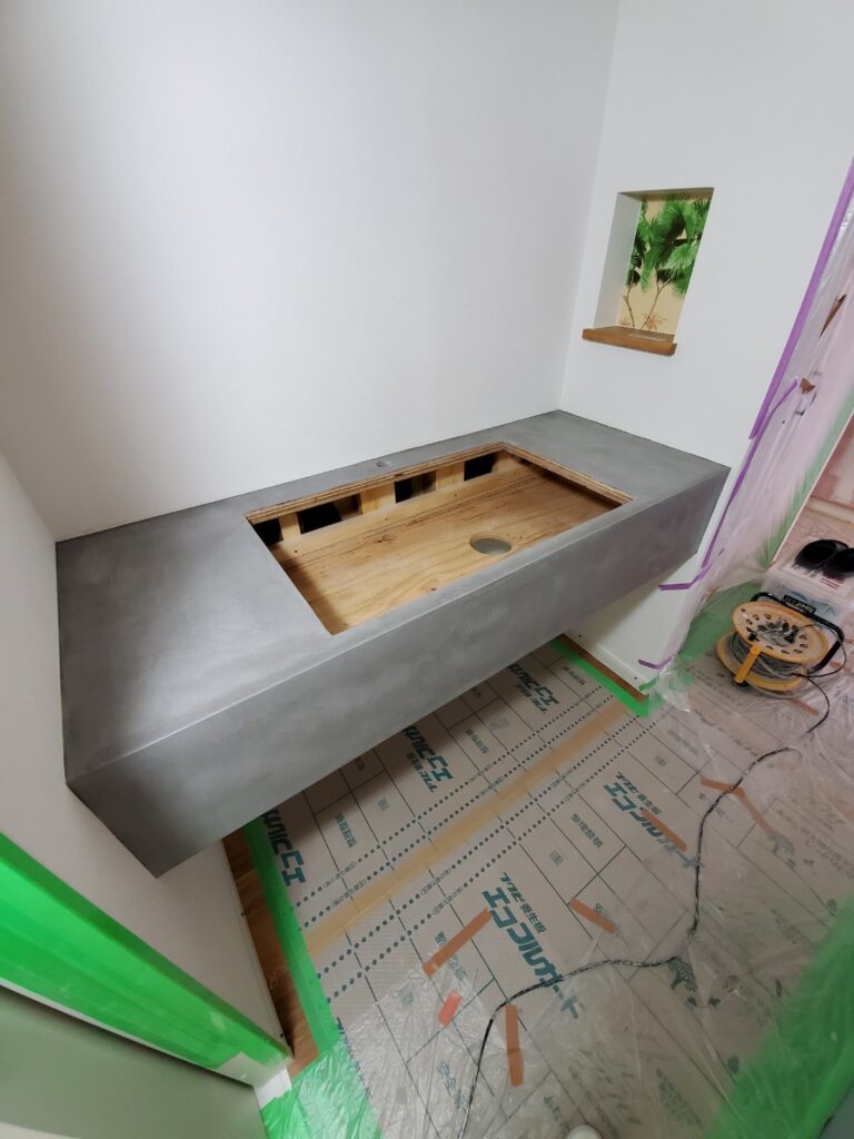 柔らかみと落ち着きのある洗面台をモールテックスで